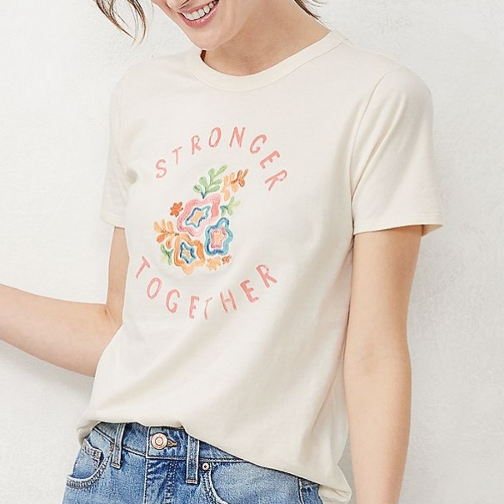 LC Lauren Conrad Crewneck Graphic Embroidered Tee Size Large - Picture 2 of 9
